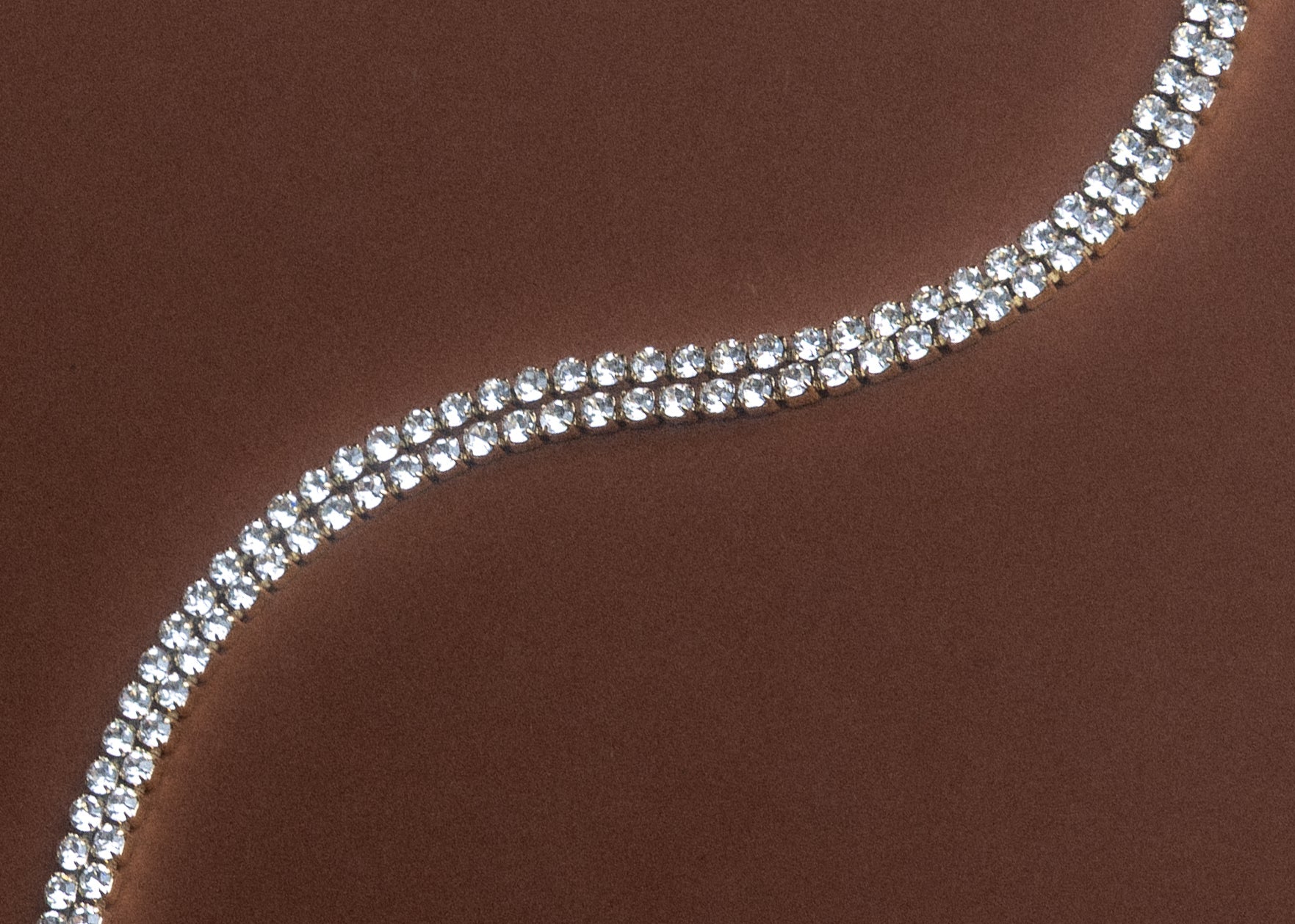 Goldene Creolen mit Zirkon-Besatz und funkelnder Tennis-Kette – allergikerfreundlicher Edelstahl | The Muse Mood